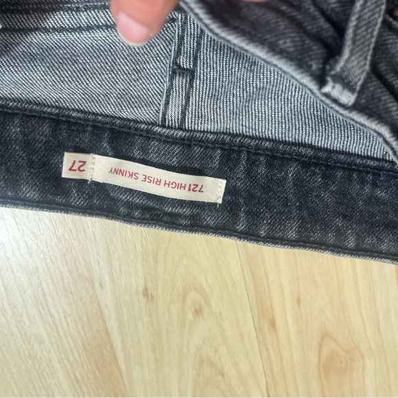 Levis Womens Grey Distressed 721 High Rise Skinny Denim Jeans Size 27 - Picture 6 of 7